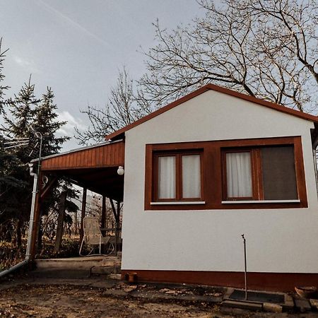 Mandulas Kabin A Kishaz Dezsaval Es Kilatassal A Balatonra Balatongyörök Exteriér fotografie